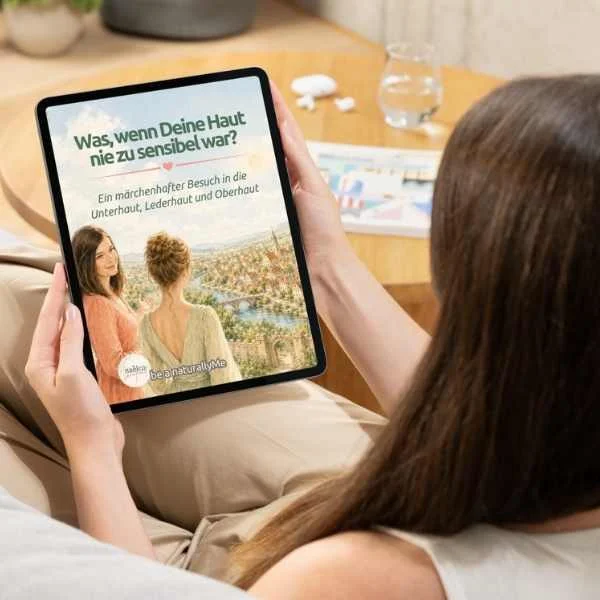 HautStadt Besuch – Frau liest das Freebie über empfindliche Haut, Unterhaut, Lederhaut und Oberhaut auf einem Tablet HautStadt Besuch – Frau liest das Freebie über empfindliche Haut, Unterhaut, Lederhaut und Oberhaut auf einem Tablet